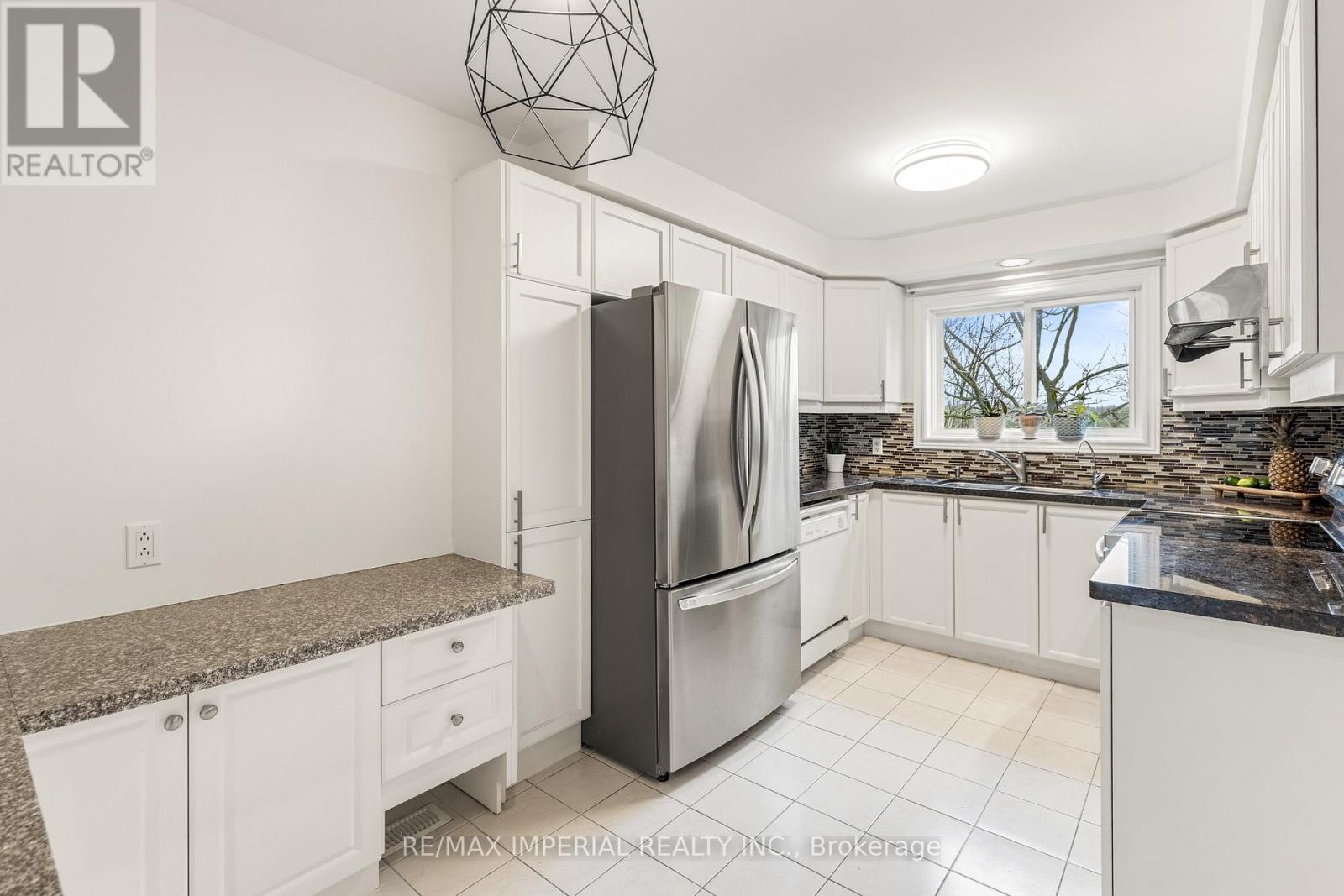 37b - 5305 Glen Erin Drive, Mississauga, Ontario  L5M 5N7 - Photo 12 - W12955434