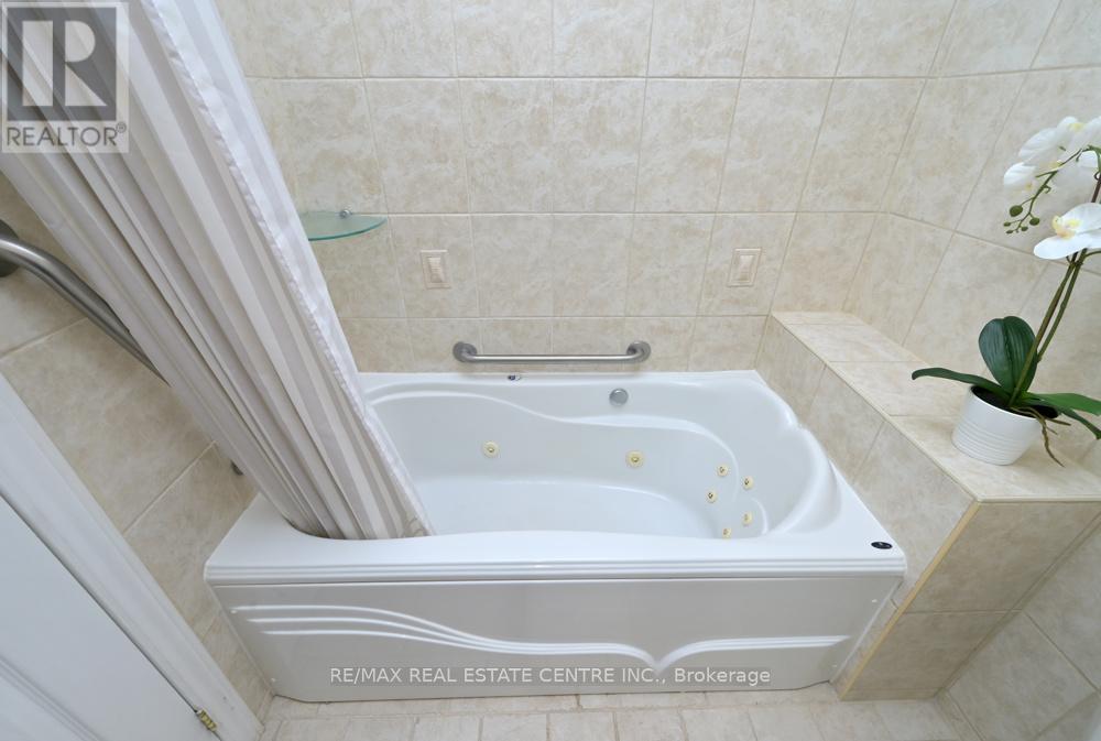 46 Grassington Crescent, Brampton, Ontario  L6S 1Z6 - Photo 20 - W12955442