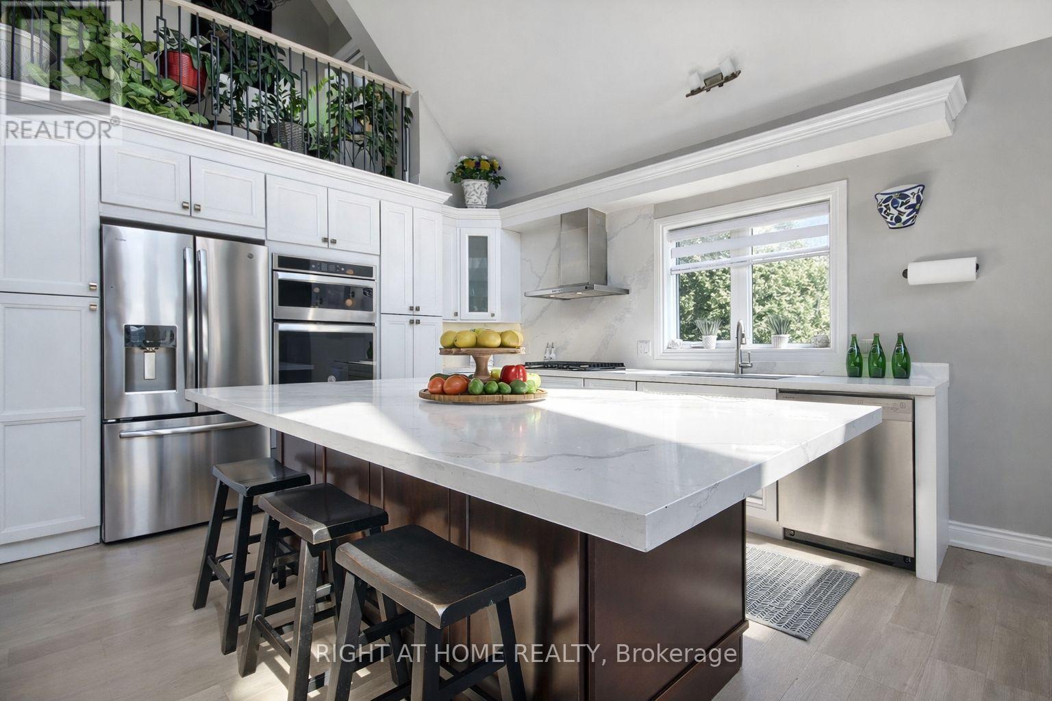 26 Beach Road, Kawartha Lakes, Ontario  K0M 2C0 - Photo 16 - X12955382