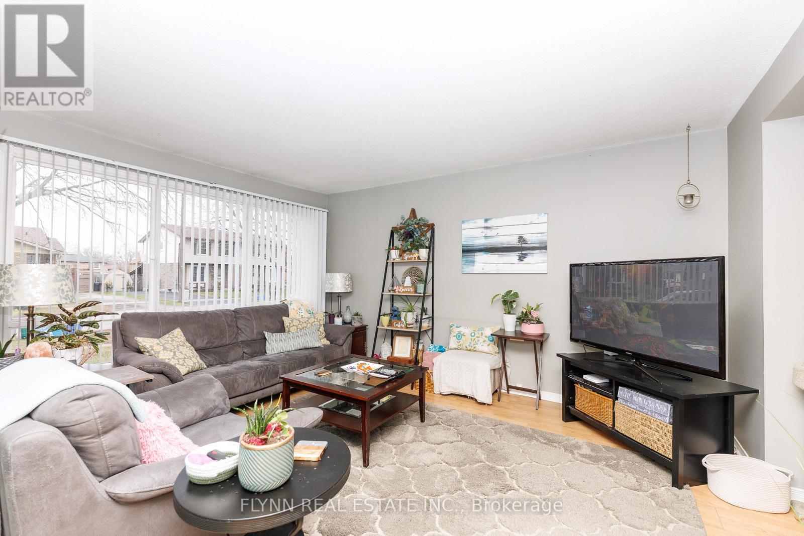 6530 Burwood Avenue, Niagara Falls, Ontario  L2H 1Z7 - Photo 4 - X12955438