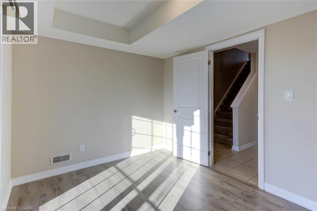 13 Sportsman Hill Street, Kitchener, Ontario  N2P 0J2 - Photo 4 - 40816699