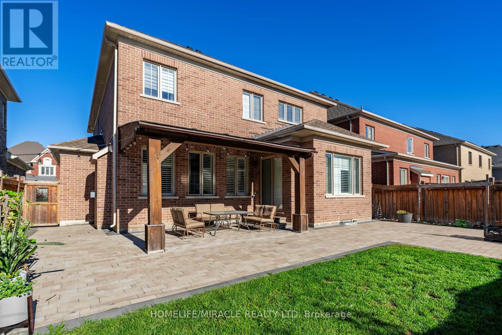 10 Erintown Crescent, Brampton, Ontario  L6P 4H2 - Photo 45 - W12952818