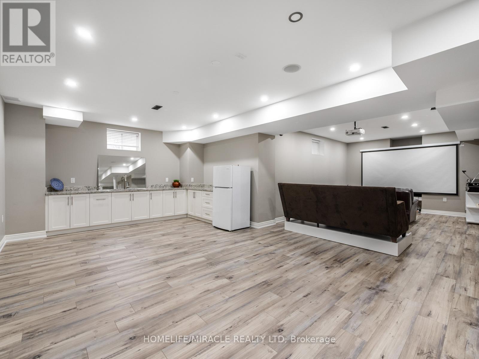 10 Erintown Crescent, Brampton, Ontario  L6P 4H2 - Photo 35 - W12952818