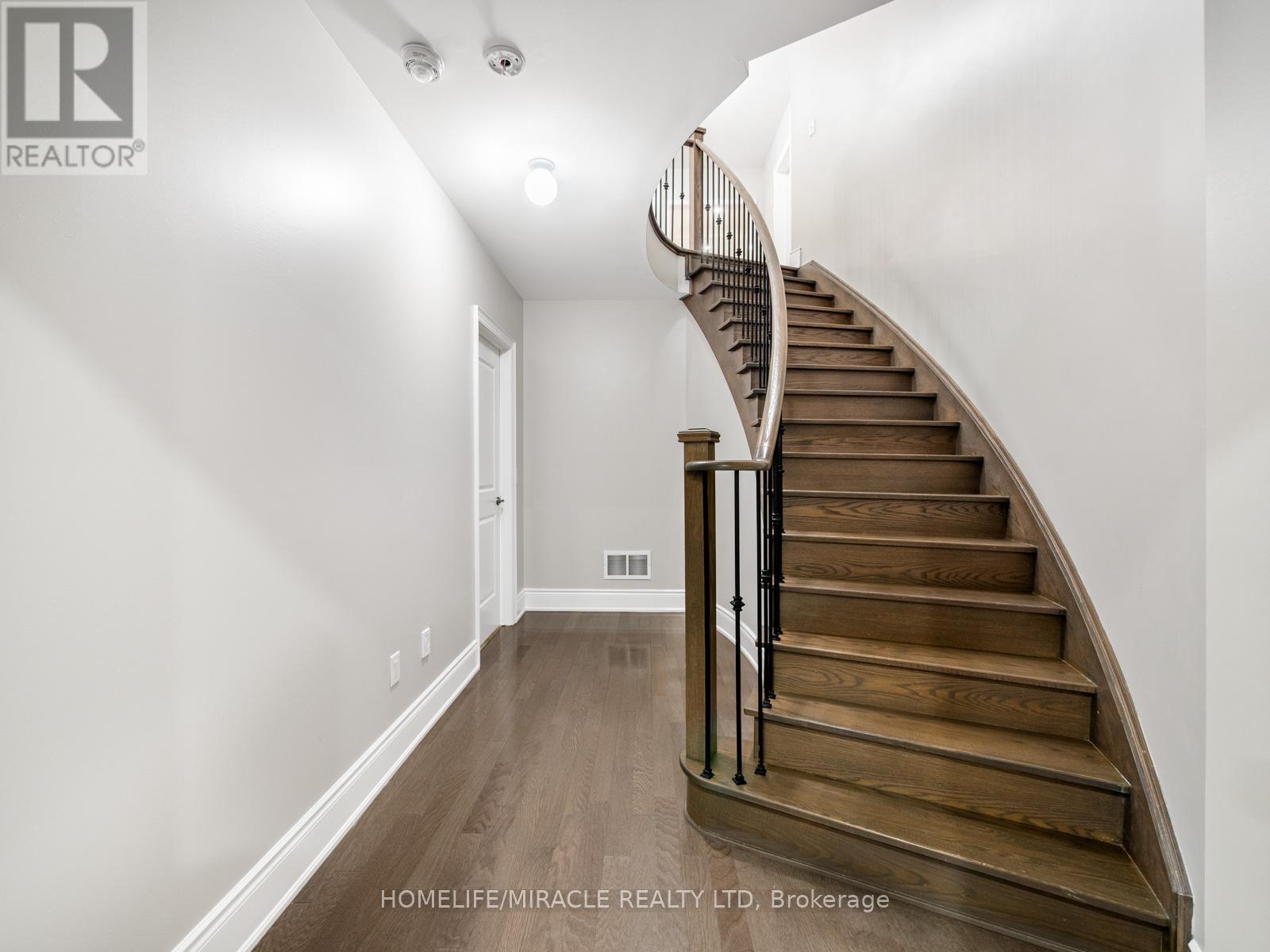 10 Erintown Crescent, Brampton, Ontario  L6P 4H2 - Photo 33 - W12952818