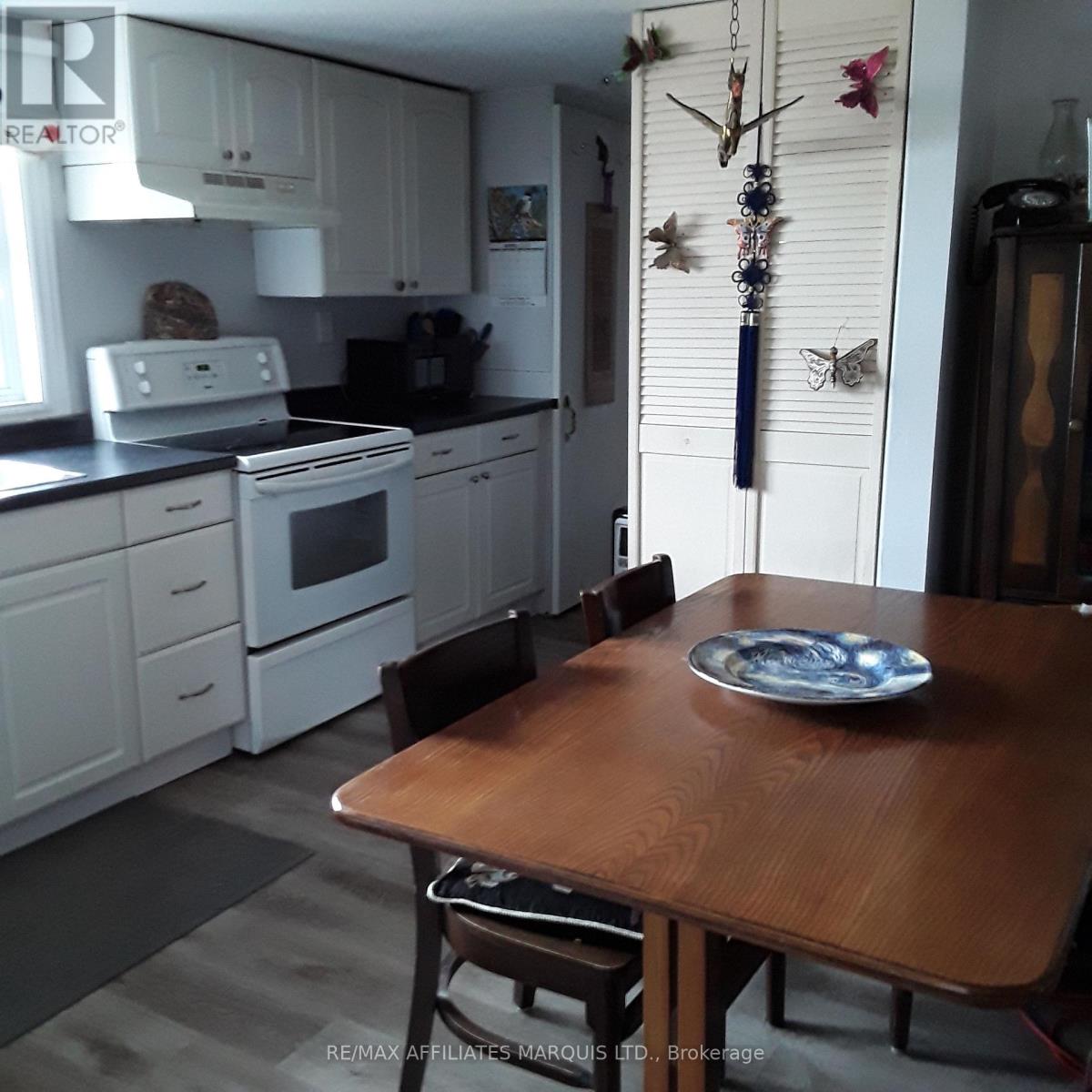 10390 Hanesville Road W, South Dundas, Ontario  K0E 1C0 - Photo 4 - X12932588