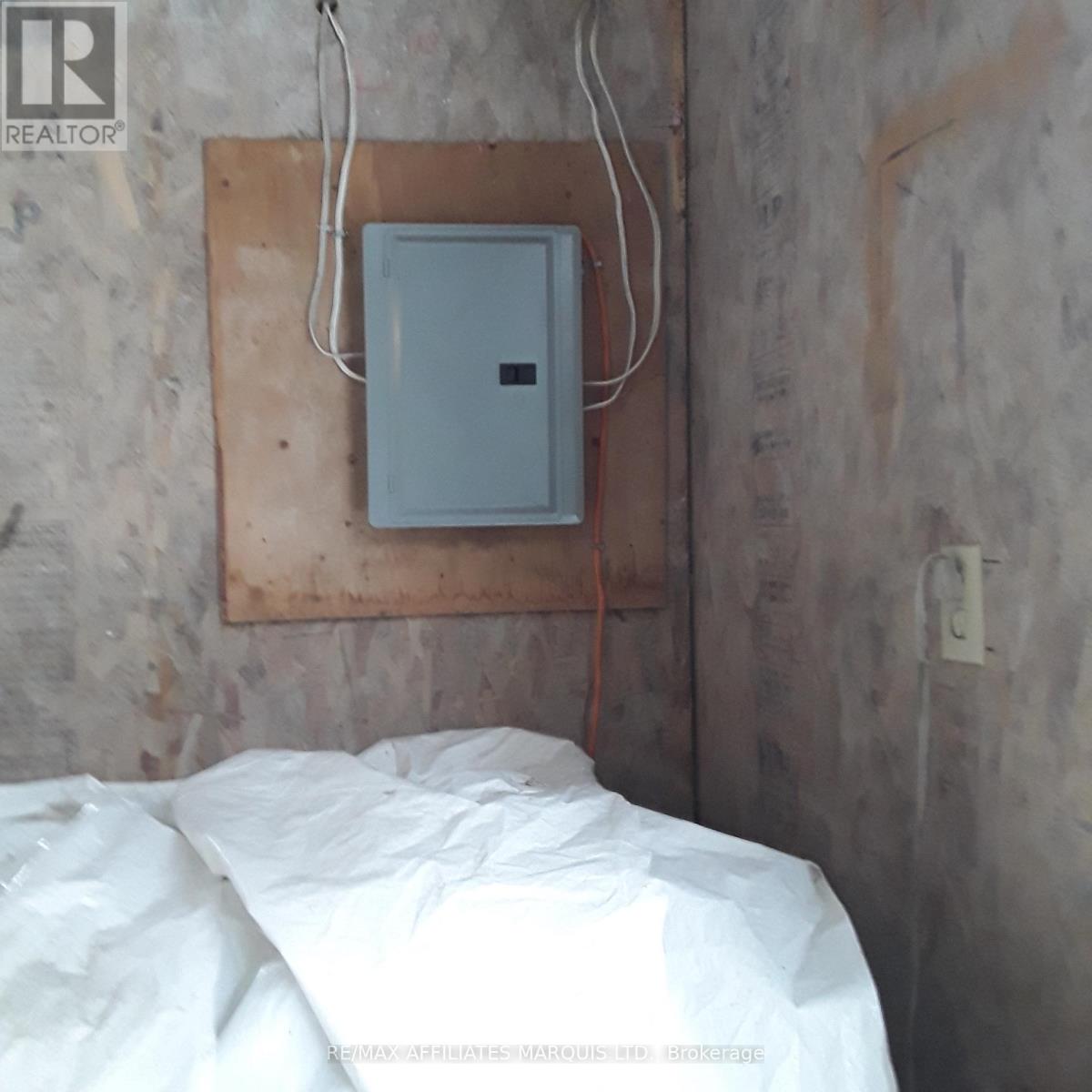 10390 Hanesville Road W, South Dundas, Ontario  K0E 1C0 - Photo 19 - X12932588