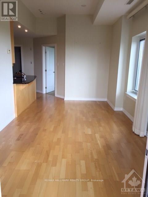 1010 - 314 Central Park Drive, Ottawa, Ontario  K2C 0R2 - Photo 6 - X12955468