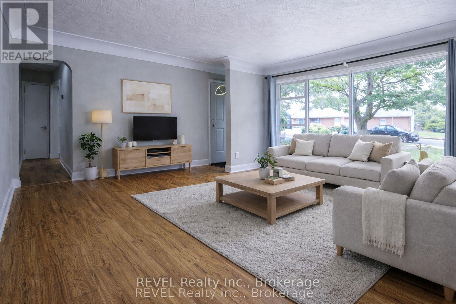 3 Whiteoak Drive, St. Catharines, Ontario  L2M 3B3 - Photo 4 - X12800750