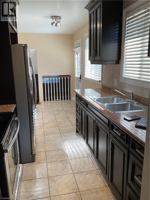 486b Kingscourt Drive, Waterloo, Ontario  N2K 2Y7 - Photo 6 - 40794079