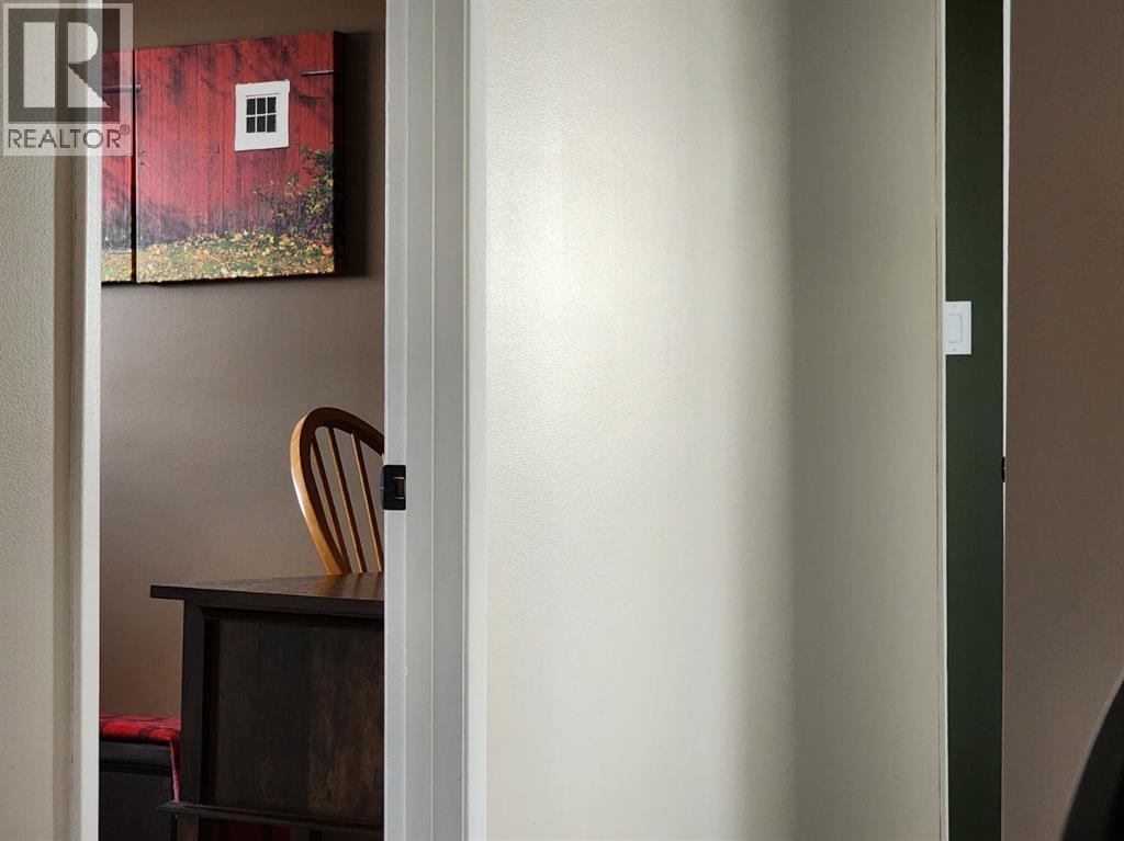 4810 4 Street E, Claresholm, Alberta  T0L 0T0 - Photo 11 - A2294825