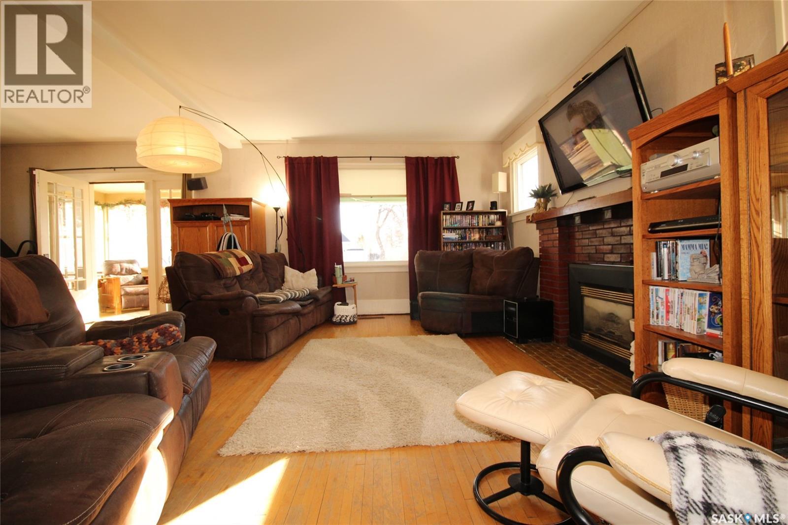 663 2nd Street E, Shaunavon, Saskatchewan  S0N 2M0 - Photo 12 - SK032035