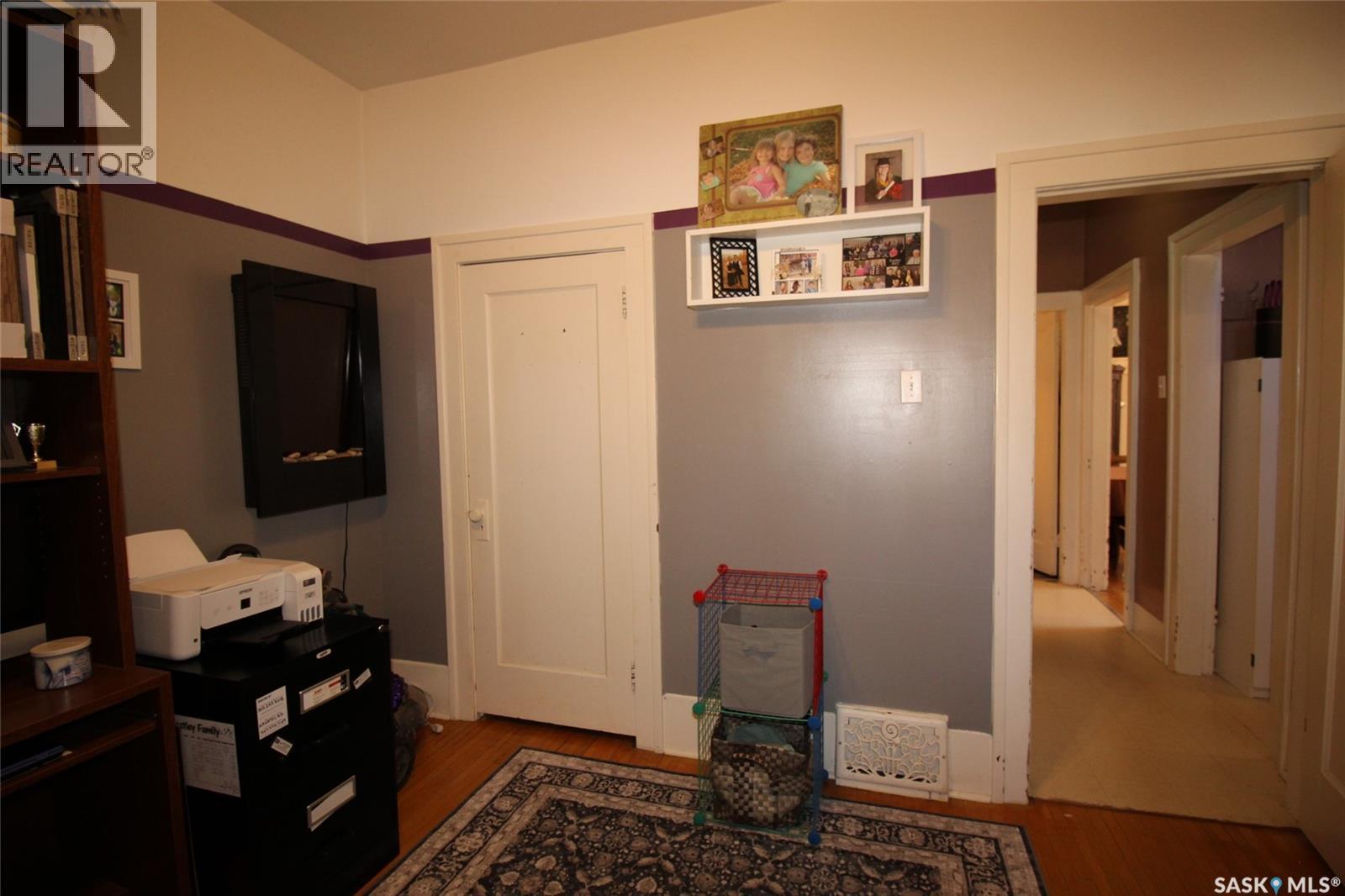 663 2nd Street E, Shaunavon, Saskatchewan  S0N 2M0 - Photo 26 - SK032035