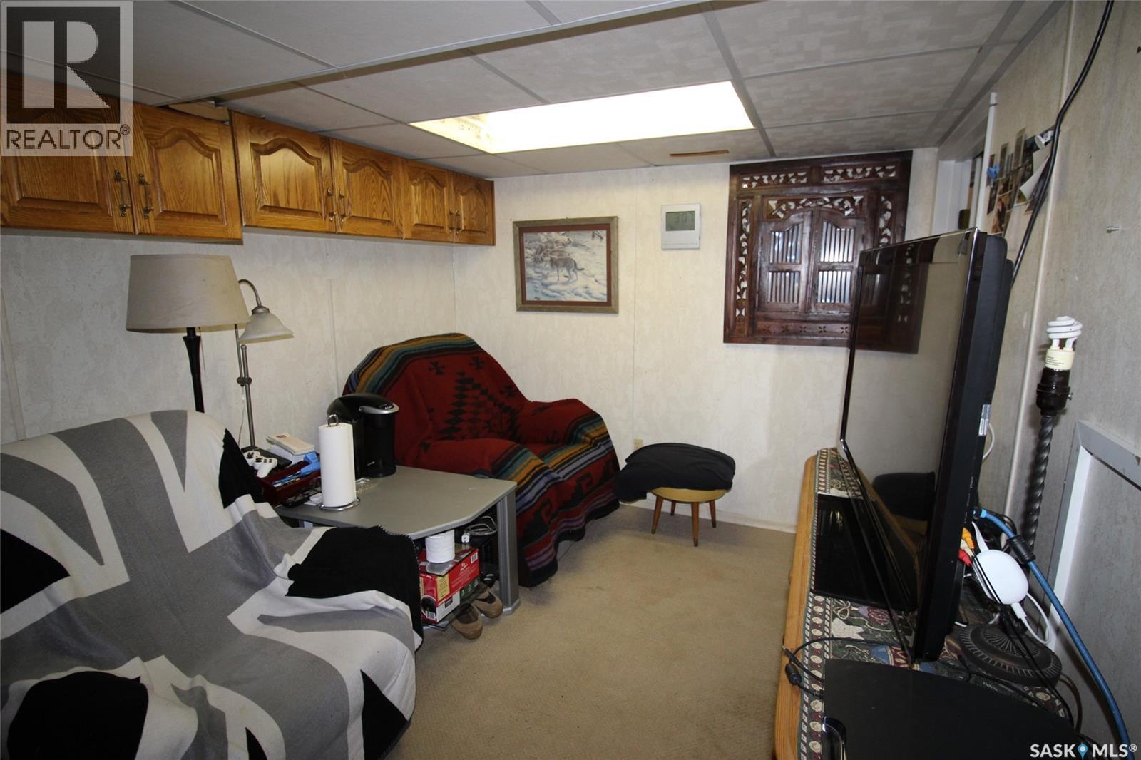 663 2nd Street E, Shaunavon, Saskatchewan  S0N 2M0 - Photo 34 - SK032035