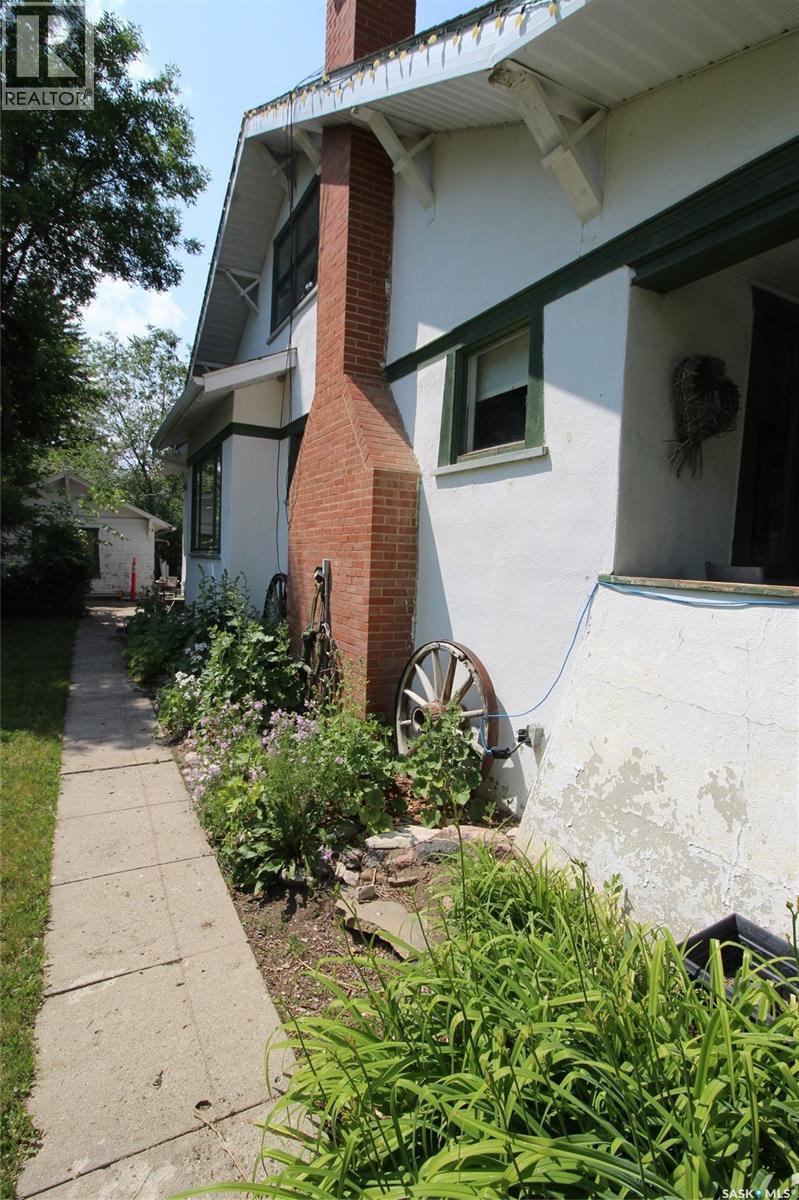 663 2nd Street E, Shaunavon, Saskatchewan  S0N 2M0 - Photo 37 - SK032035