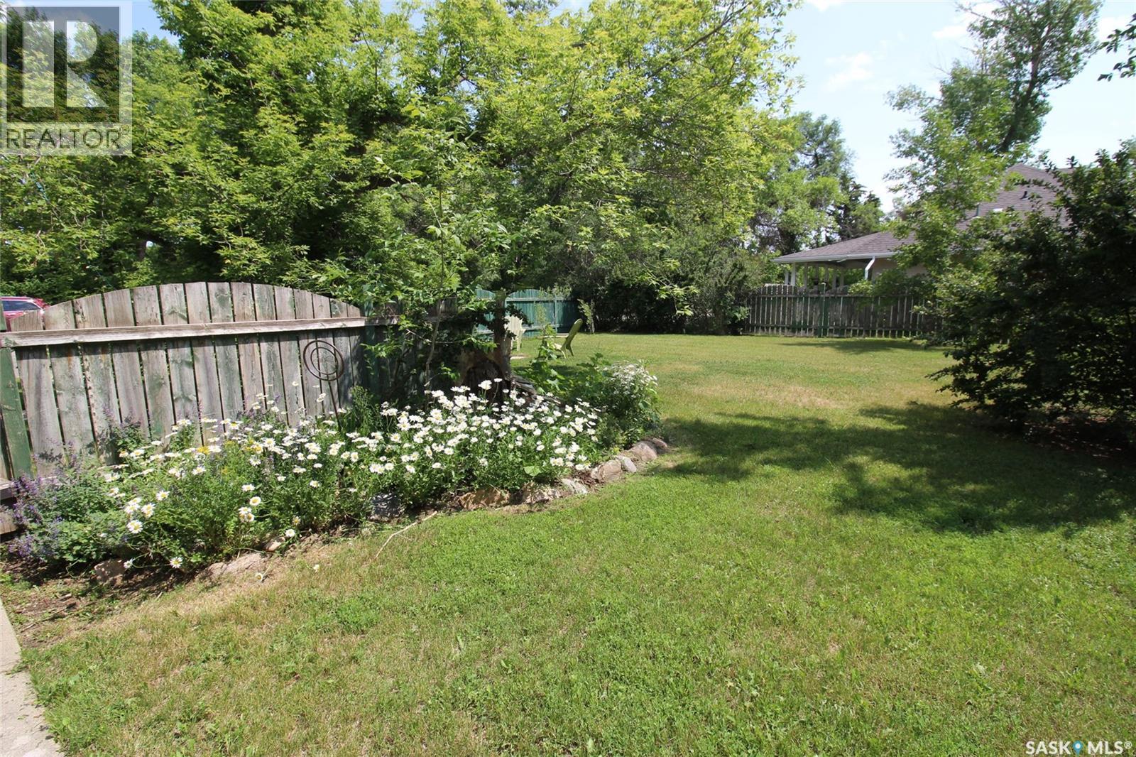 663 2nd Street E, Shaunavon, Saskatchewan  S0N 2M0 - Photo 38 - SK032035