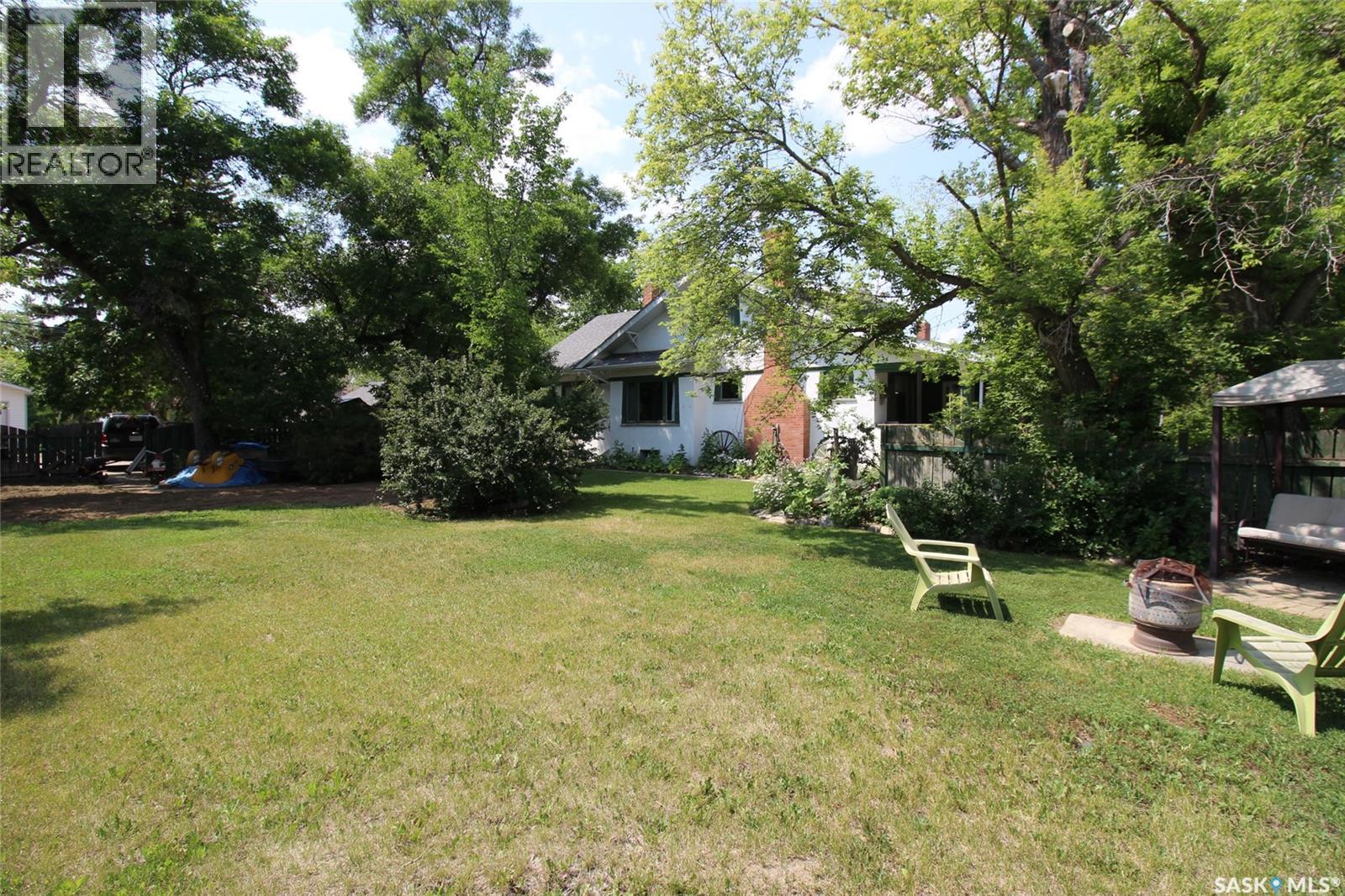 663 2nd Street E, Shaunavon, Saskatchewan  S0N 2M0 - Photo 41 - SK032035