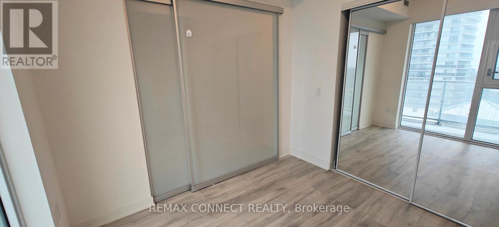 1706 - 100 Dalhousie Street, Toronto, Ontario  M5B 0C7 - Photo 6 - C12945364