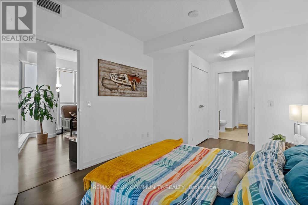 2215 - 98 Lillian Street, Toronto, Ontario  M4S 0A5 - Photo 13 - C12953836