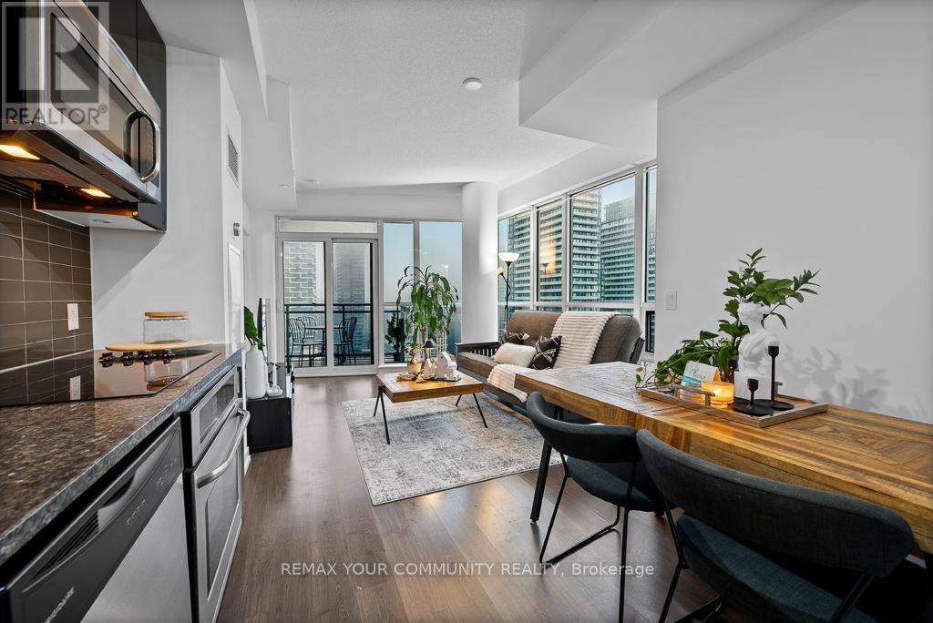 2215 - 98 Lillian Street, Toronto, Ontario  M4S 0A5 - Photo 7 - C12953836