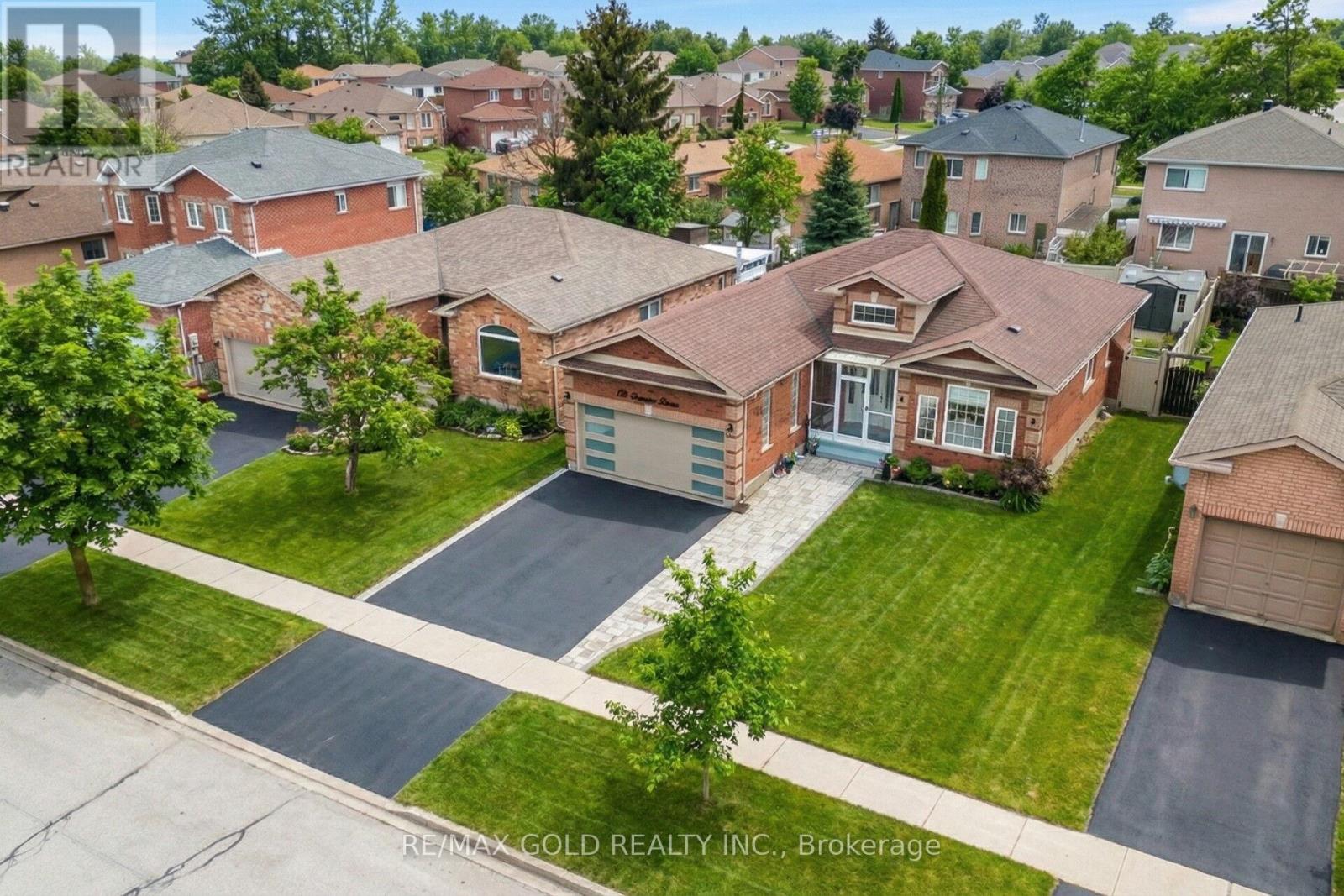 68 Benson Drive, Barrie, Ontario  L4N 7Y2 - Photo 3 - S12949596