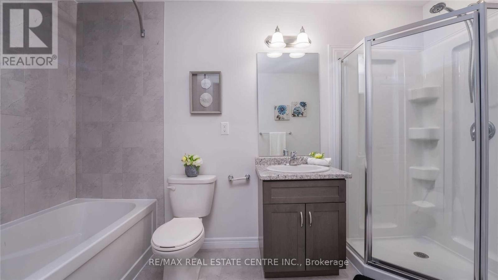 6 Oxfordshire Lane, Kitchener, Ontario  N2H 0B3 - Photo 14 - X12906790