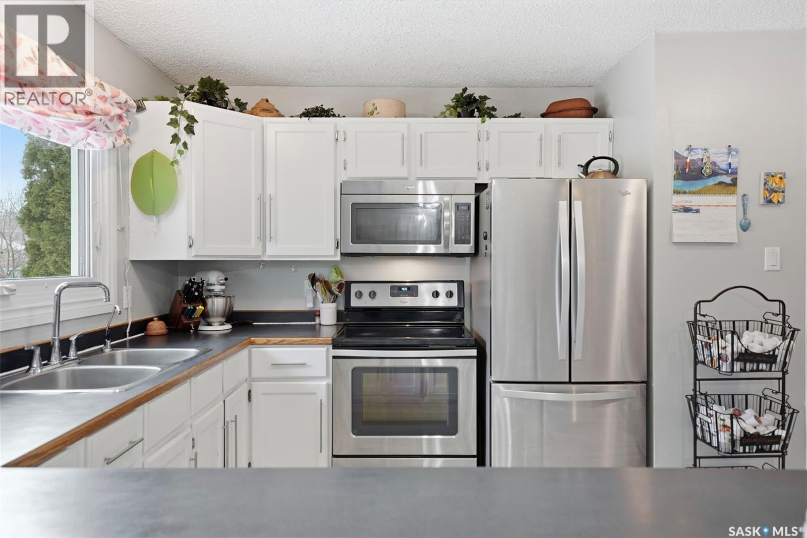 313 7th Avenue W, Watrous, Saskatchewan  S0K 4T0 - Photo 10 - SK031903