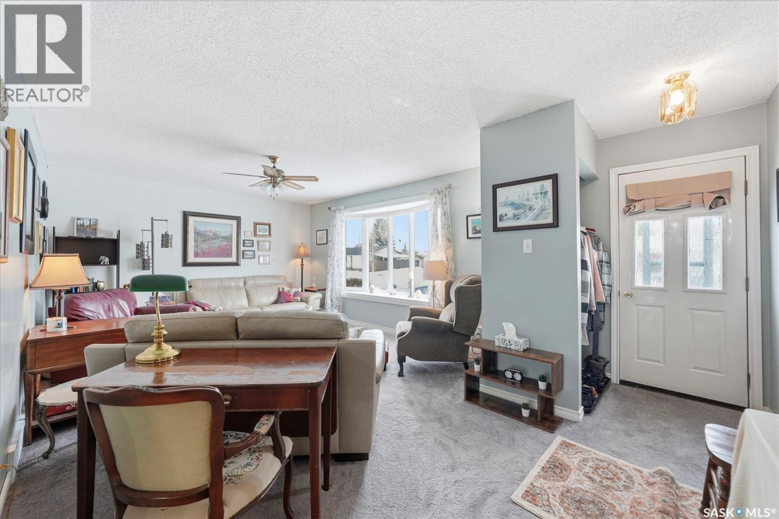 313 7th Avenue W, Watrous, Saskatchewan  S0K 4T0 - Photo 3 - SK031903