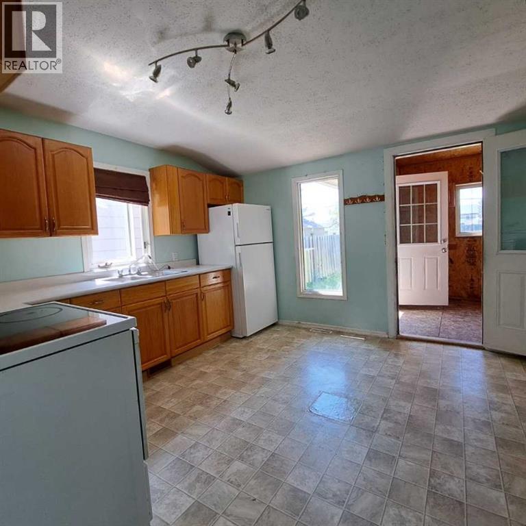 5308 49 Avenue, Lloydminster, Saskatchewan  S9V 0V1 - Photo 4 - A2277408