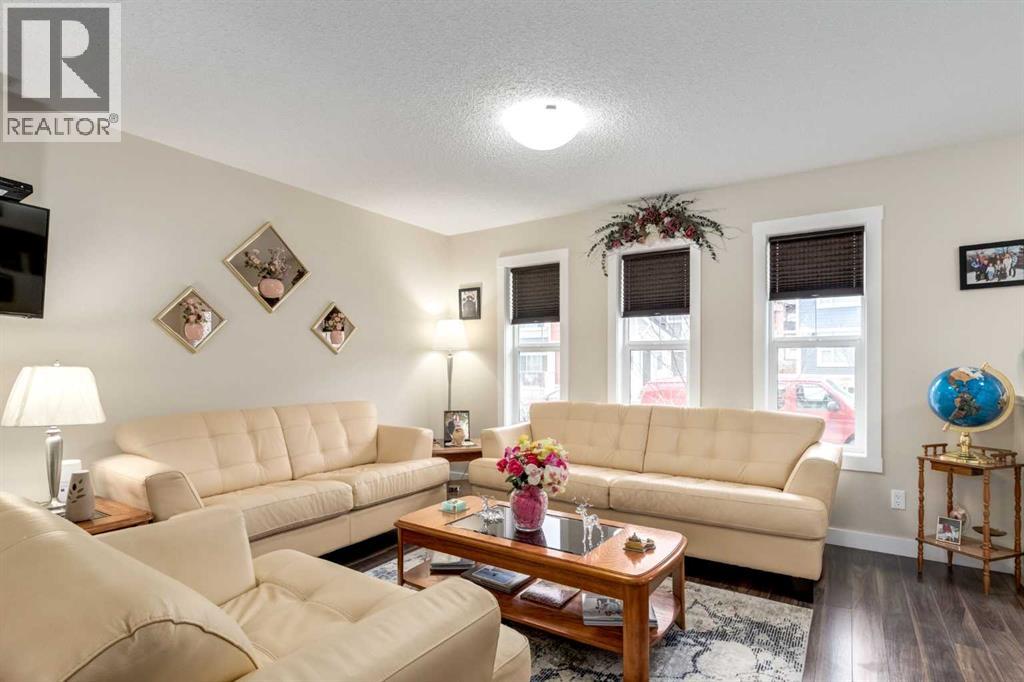 119 Baysprings Terrace Sw, Airdrie, Alberta  T4B 4A8 - Photo 4 - A2296564