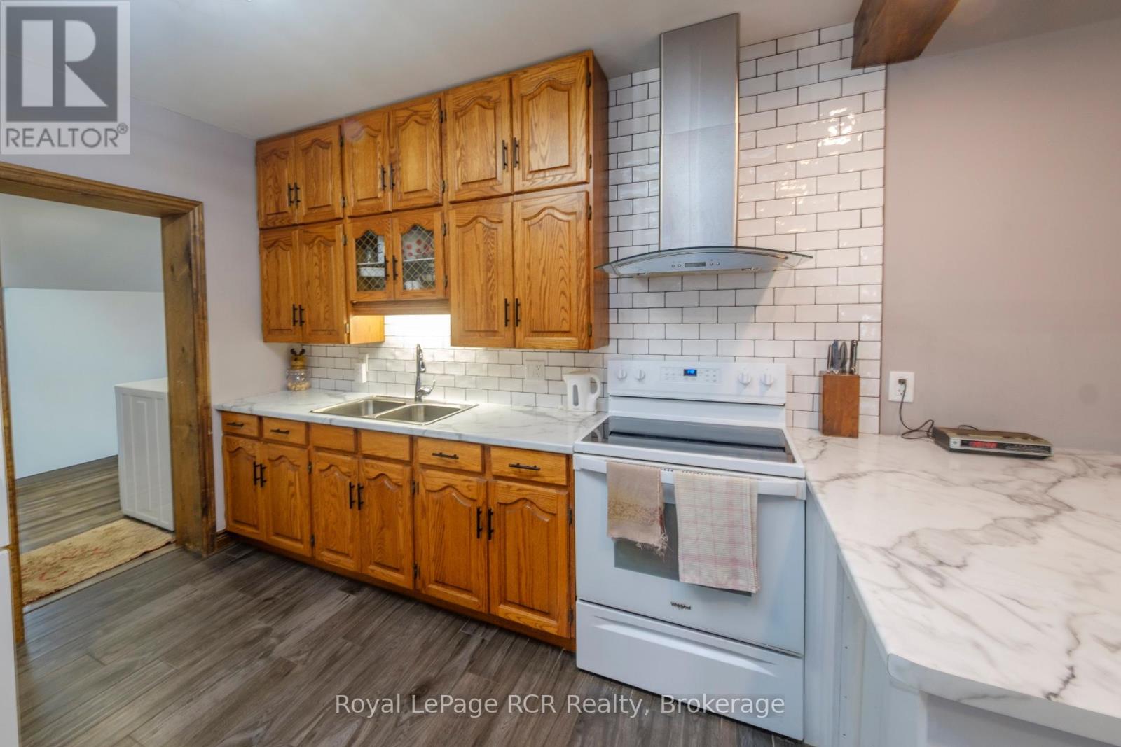 524 Rose Street, Huron-Kinloss, Ontario  N0G 2H0 - Photo 2 - X12955352