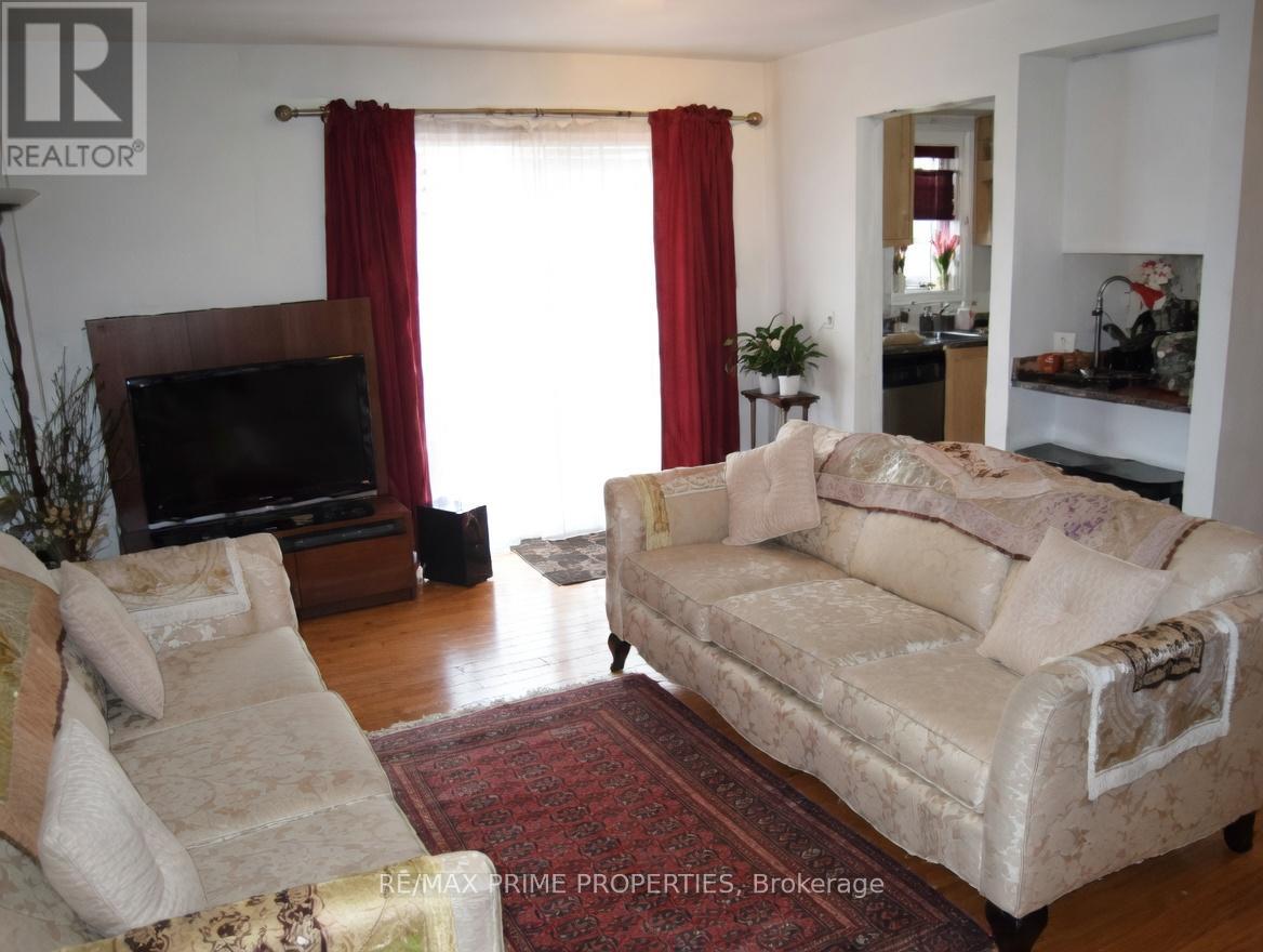 14 Forest Valley Road, Markham, Ontario  L6E 1T9 - Photo 5 - N12947592