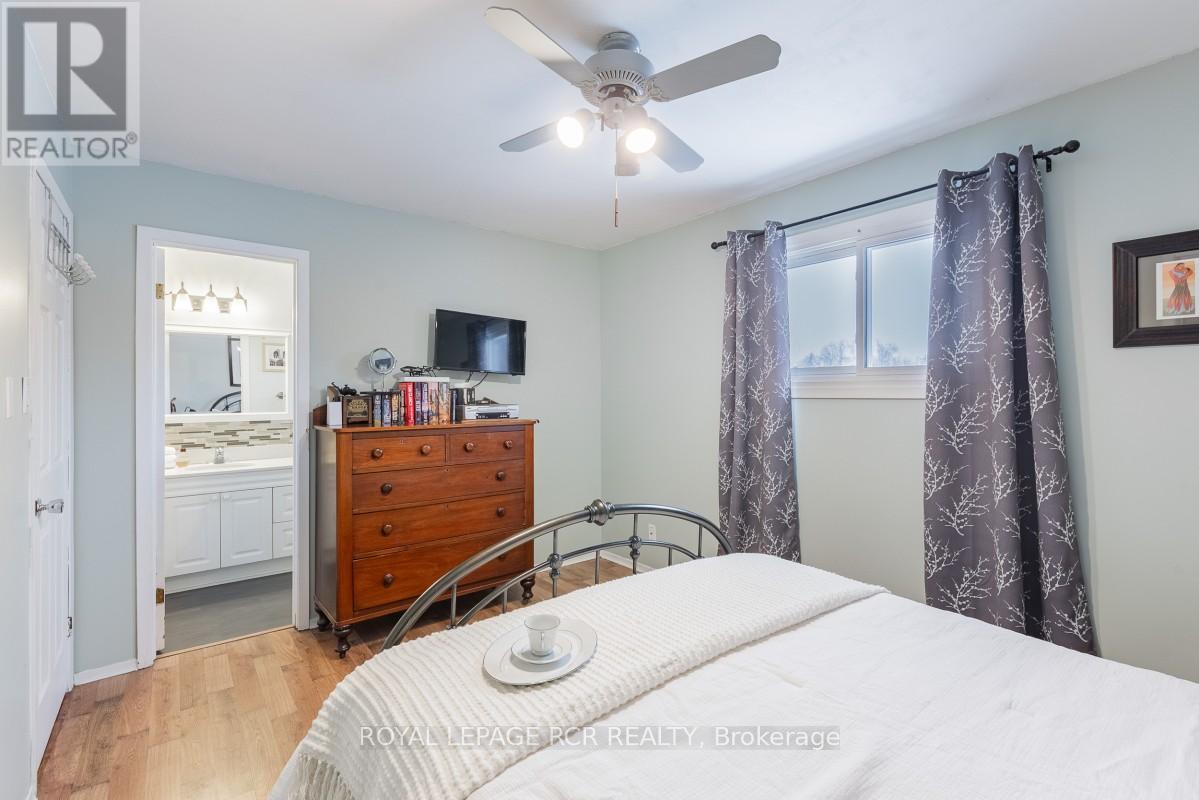 2872 Sunset Drive, Ramara, Ontario  L0K 1B0 - Photo 19 - S12858534