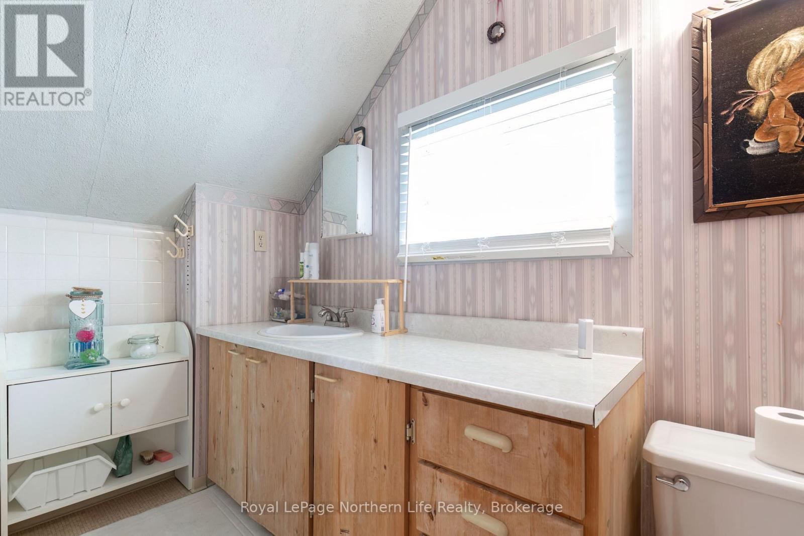 1403 Mckeown Avenue, North Bay, Ontario  P1B 7M7 - Photo 30 - X12952410