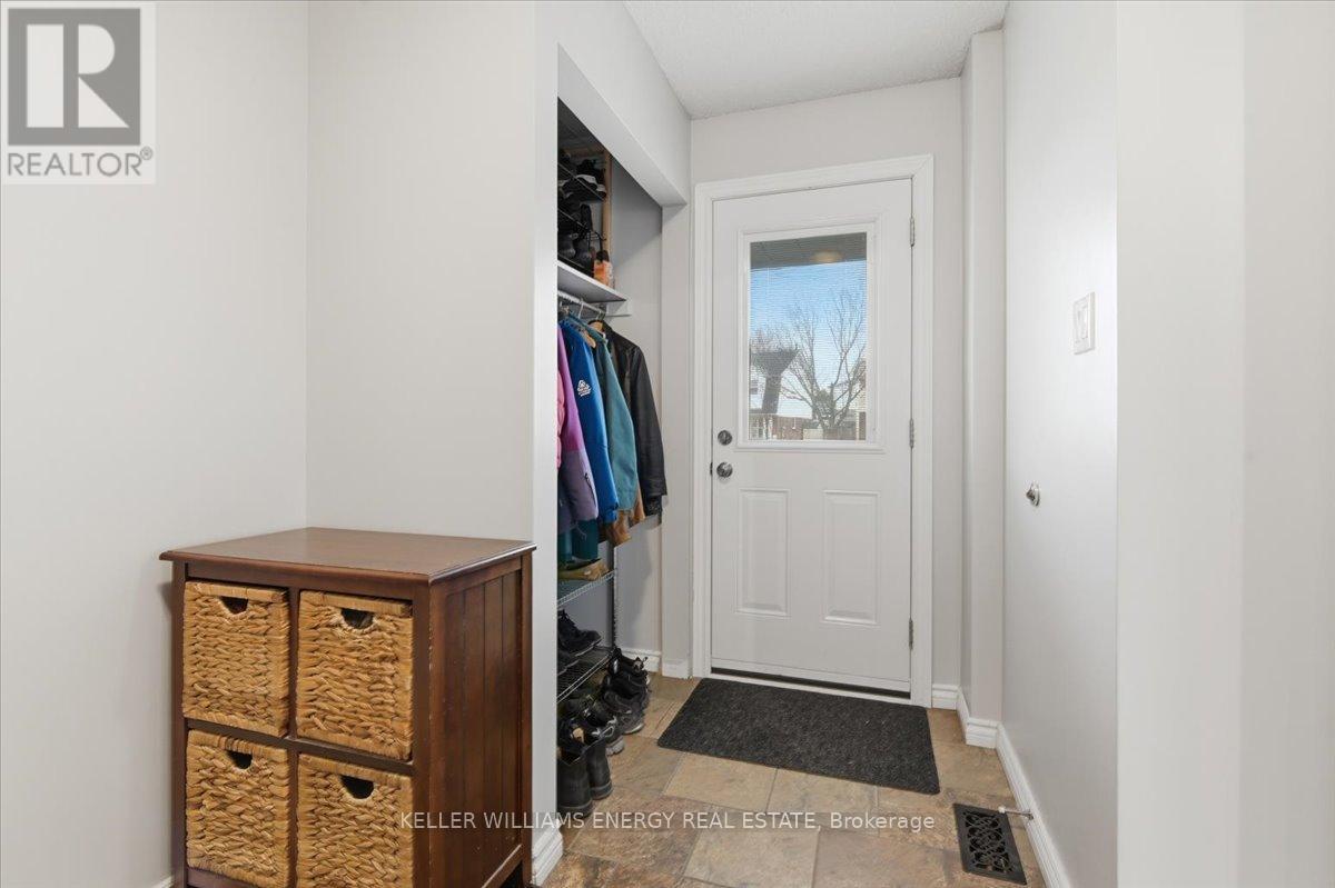 751 Bennett Crescent, Oshawa, Ontario L1K 1T6 - Photo 7 - E12955552