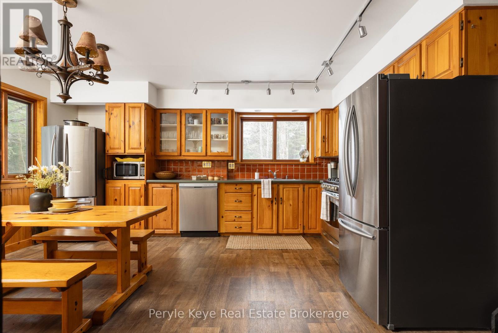 2391 Limberlost Road, Lake Of Bays (Finlayson), Ontario  P1H 2J6 - Photo 30 - X12955512