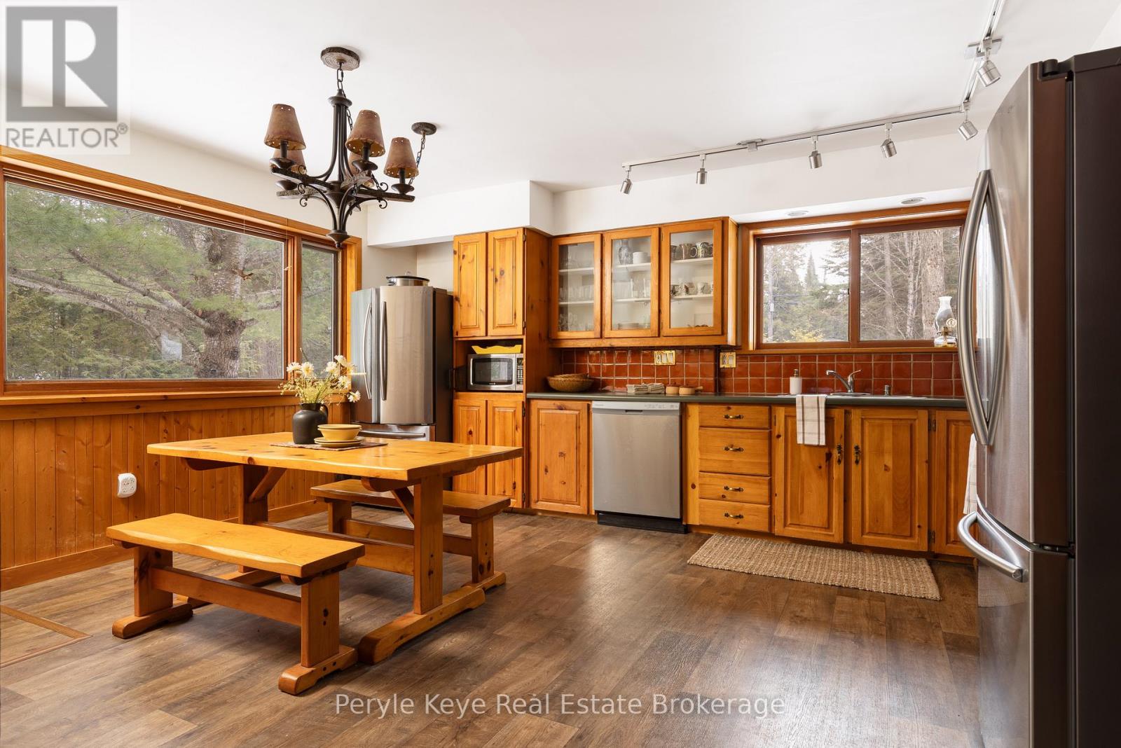 2391 Limberlost Road, Lake Of Bays (Finlayson), Ontario  P1H 2J6 - Photo 31 - X12955512