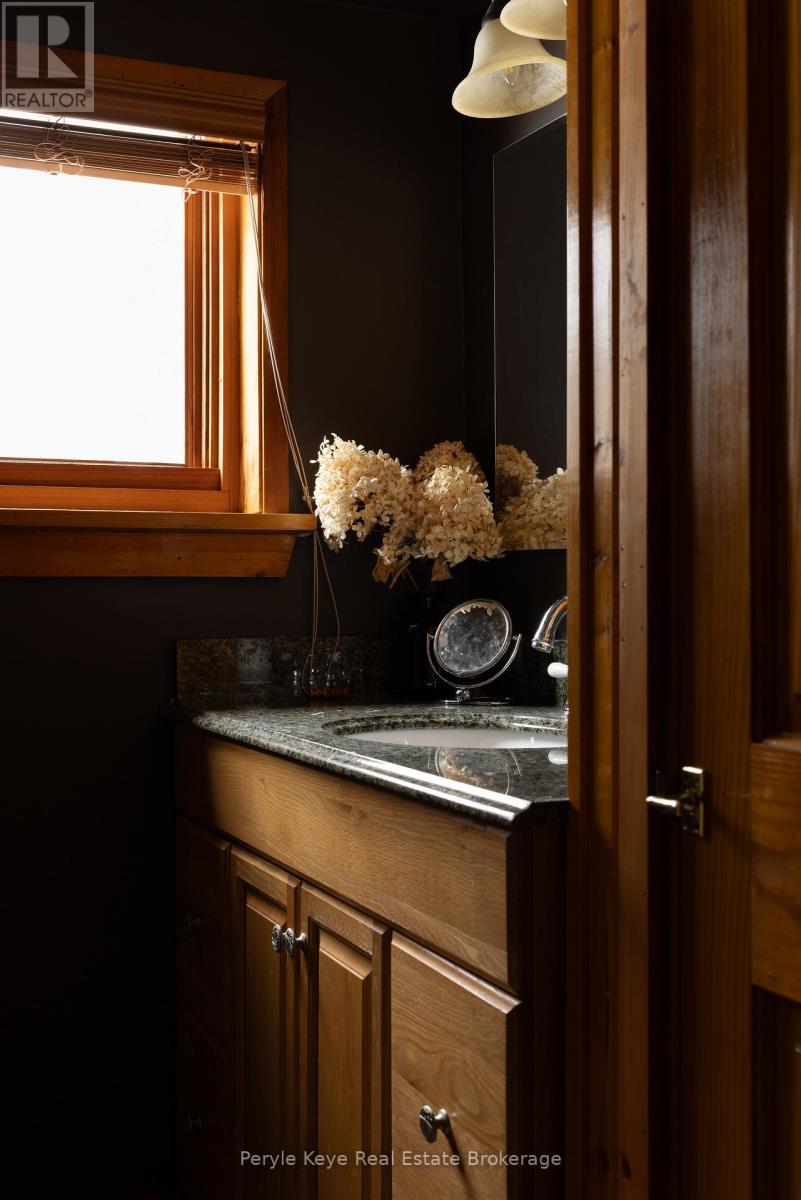 2391 Limberlost Road, Lake Of Bays (Finlayson), Ontario  P1H 2J6 - Photo 40 - X12955512