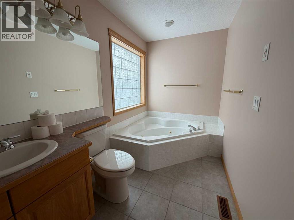 5111 Shannon Drive, Olds, Alberta  T4H 1X3 - Photo 30 - A2292047