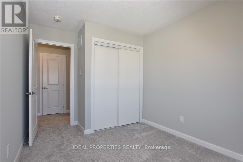 524 Silvertip Lane, Ottawa, Ontario  K2T 0H7 - Photo 13 - X12955546