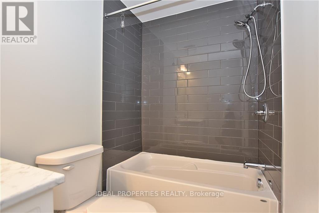 524 Silvertip Lane, Ottawa, Ontario  K2T 0H7 - Photo 7 - X12955546