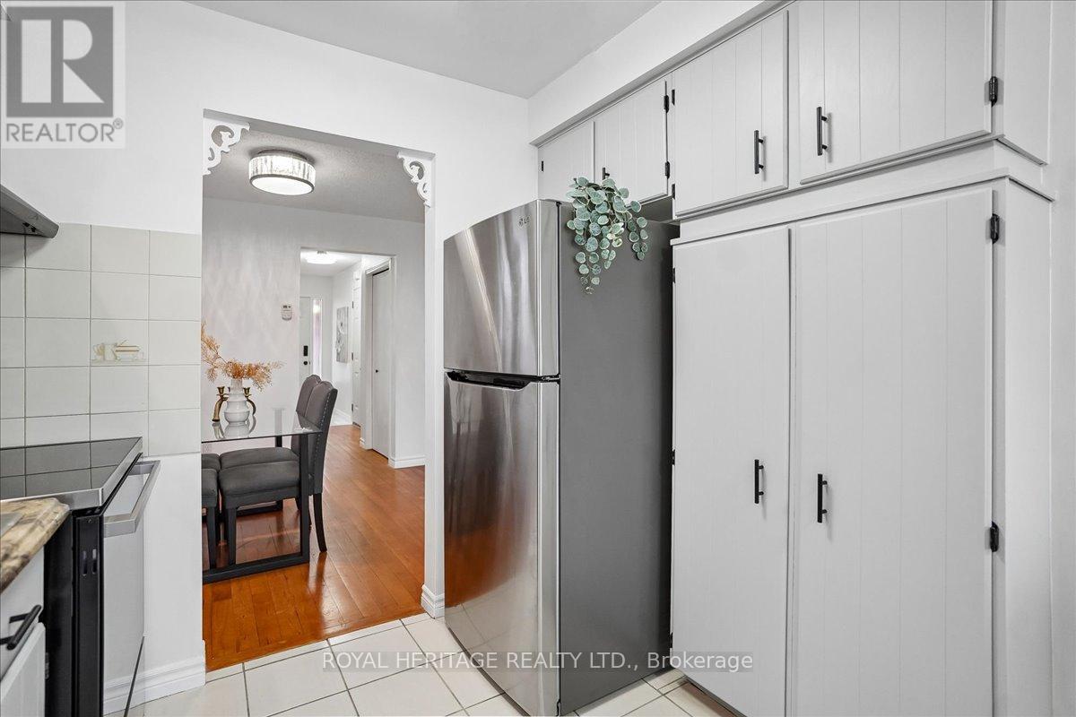 148 Adele Crescent, Oshawa, Ontario  L1J 7X6 - Photo 13 - E12955576