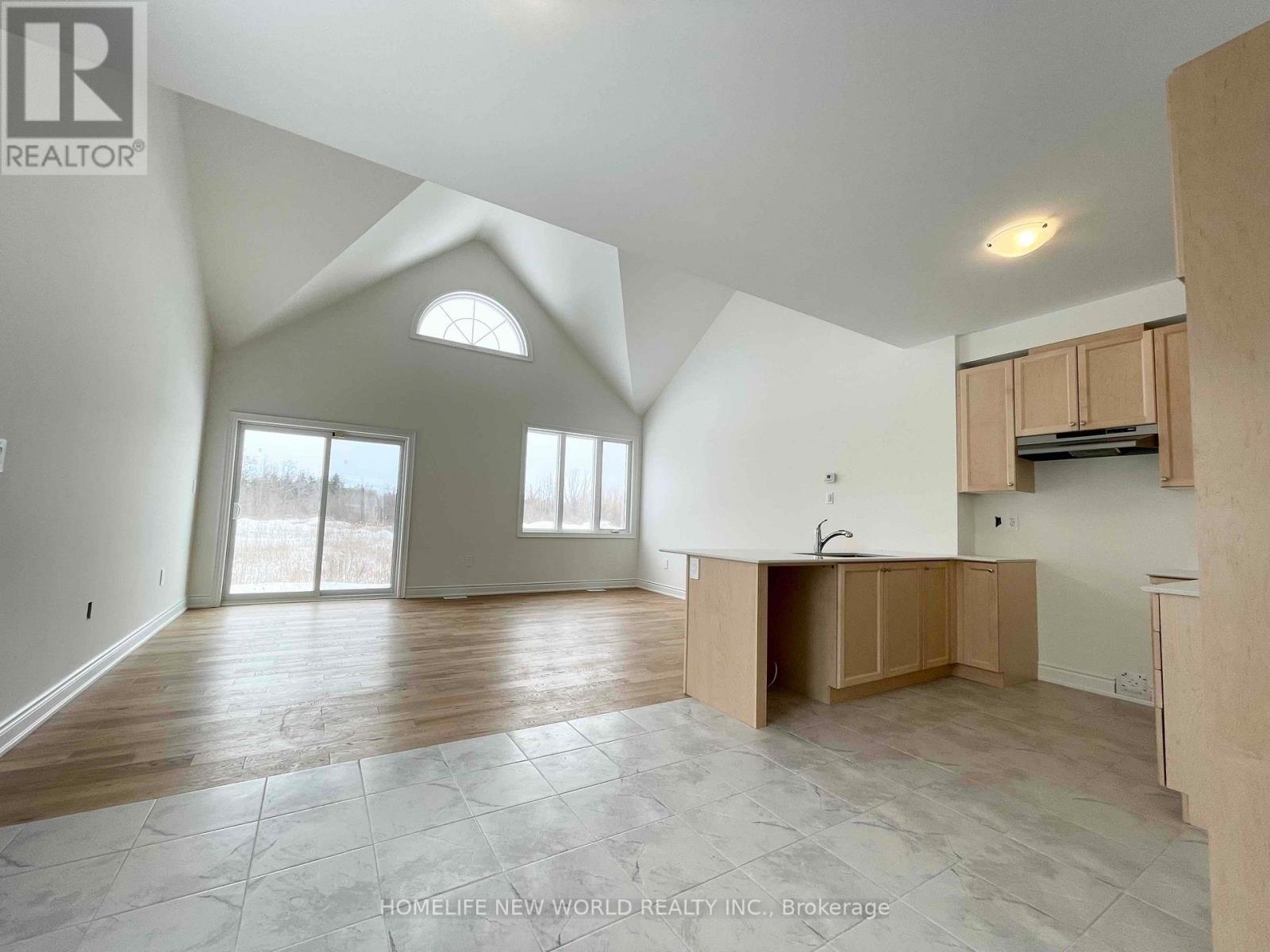 65 Schortinghuis Street, Georgina, Ontario  L0E 1R0 - Photo 6 - N12955514