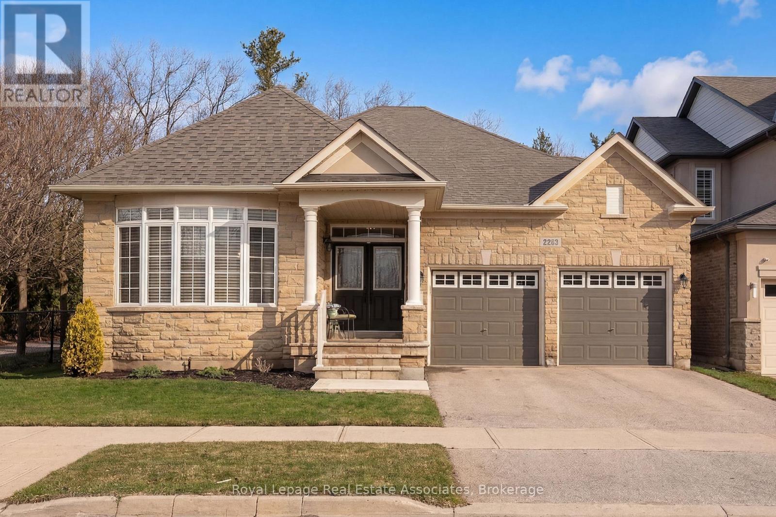 2263 WUTHERING HEIGHTS WAY, Oakville, Ontario