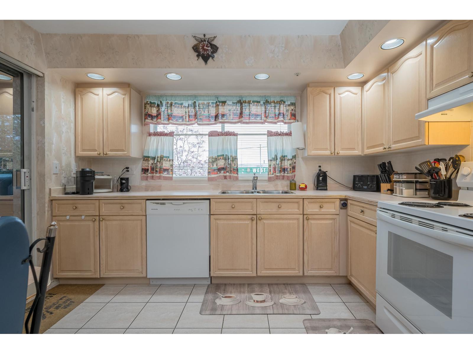 103 5776 200 Street, Langley, British Columbia  V3A 1M8 - Photo 13 - R3105993