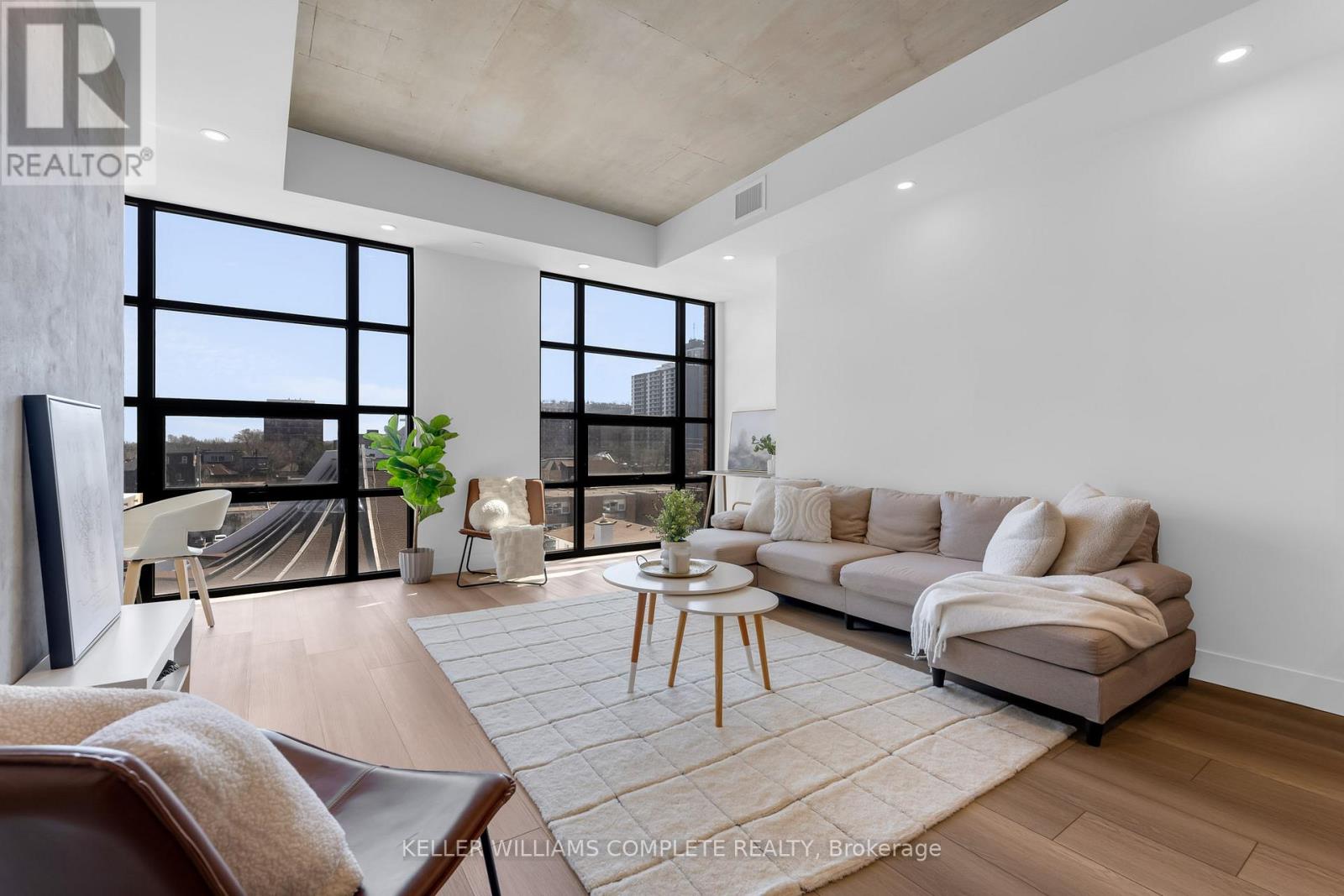 406 - 24 Augusta Street, Hamilton, Ontario  L8N 1P7 - Photo 2 - X12955568