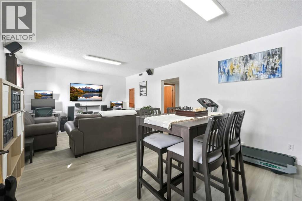 18 West Mcdonald Place, Cochrane, Alberta  T4C 1L8 - Photo 22 - A2297286