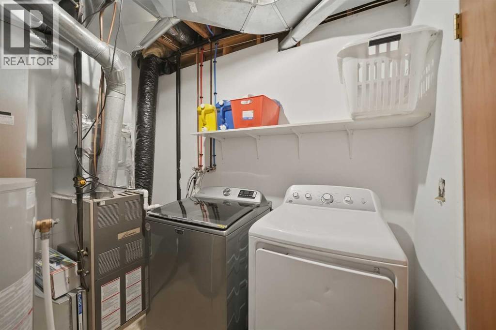 18 West Mcdonald Place, Cochrane, Alberta  T4C 1L8 - Photo 29 - A2297286