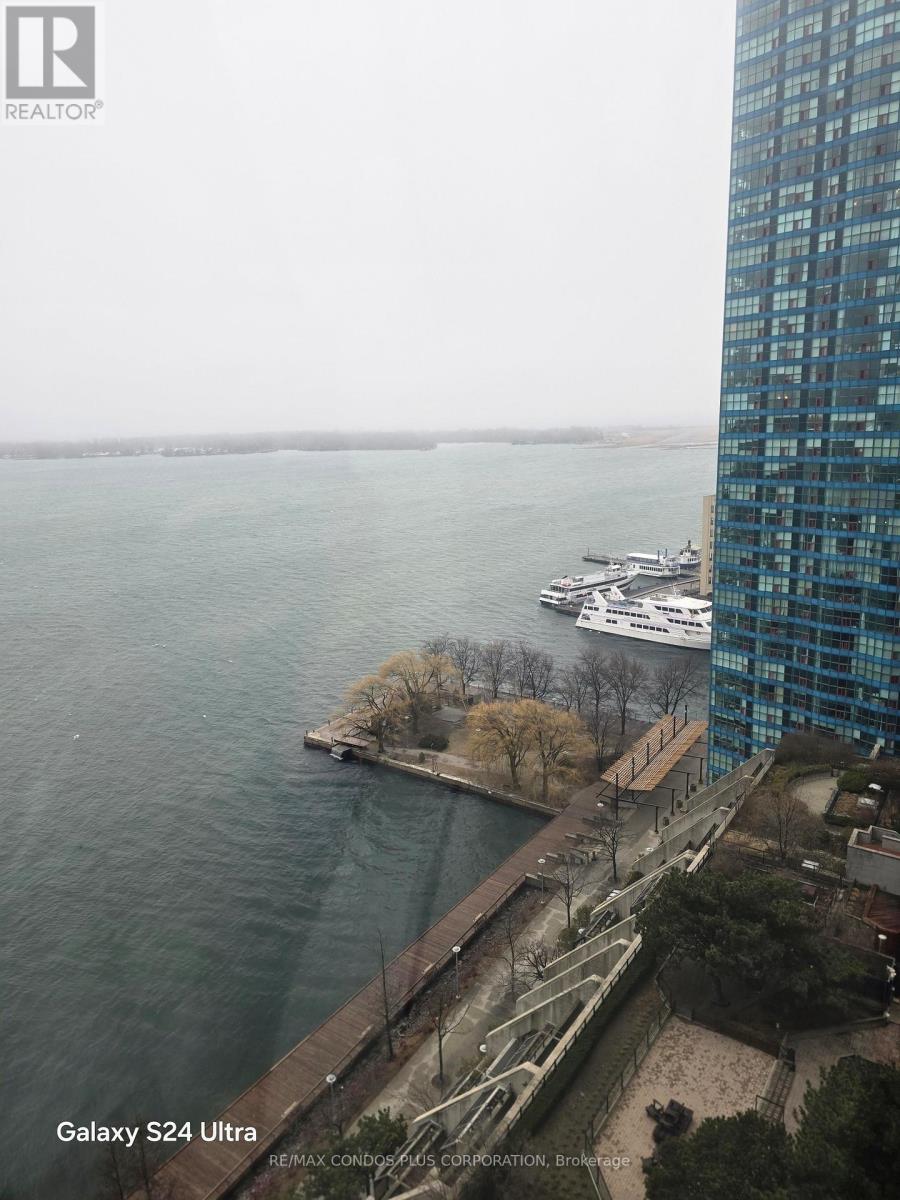 2004 - 65 HARBOUR SQUARE, Toronto, Ontario