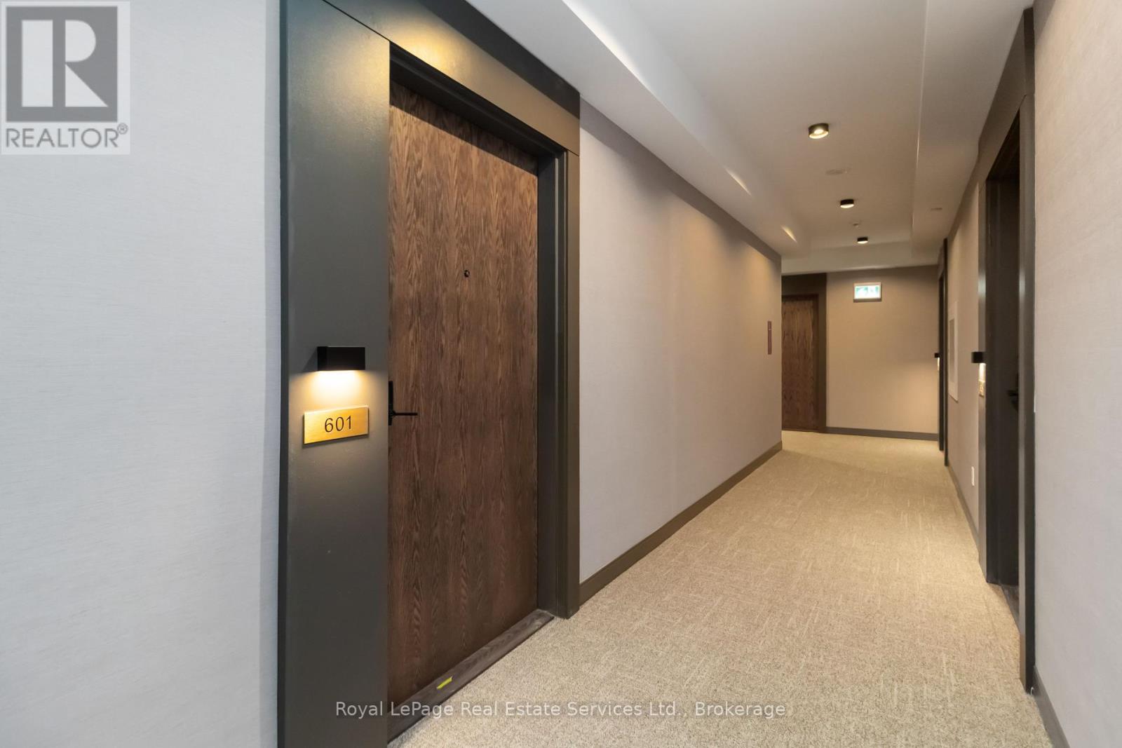 601 - 1035 Southdown Road, Mississauga, Ontario  L5J 0A2 - Photo 4 - W12955614