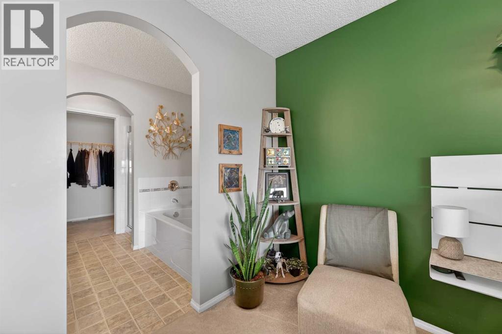 210 West Creek Bay, Chestermere, Alberta  T1X 1P6 - Photo 25 - A2297422